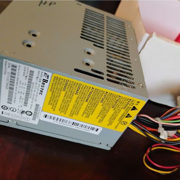 Chiefmax 550W Switching Power Supply - Picture 4 of 6